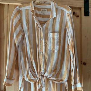 Women’s button up shirt